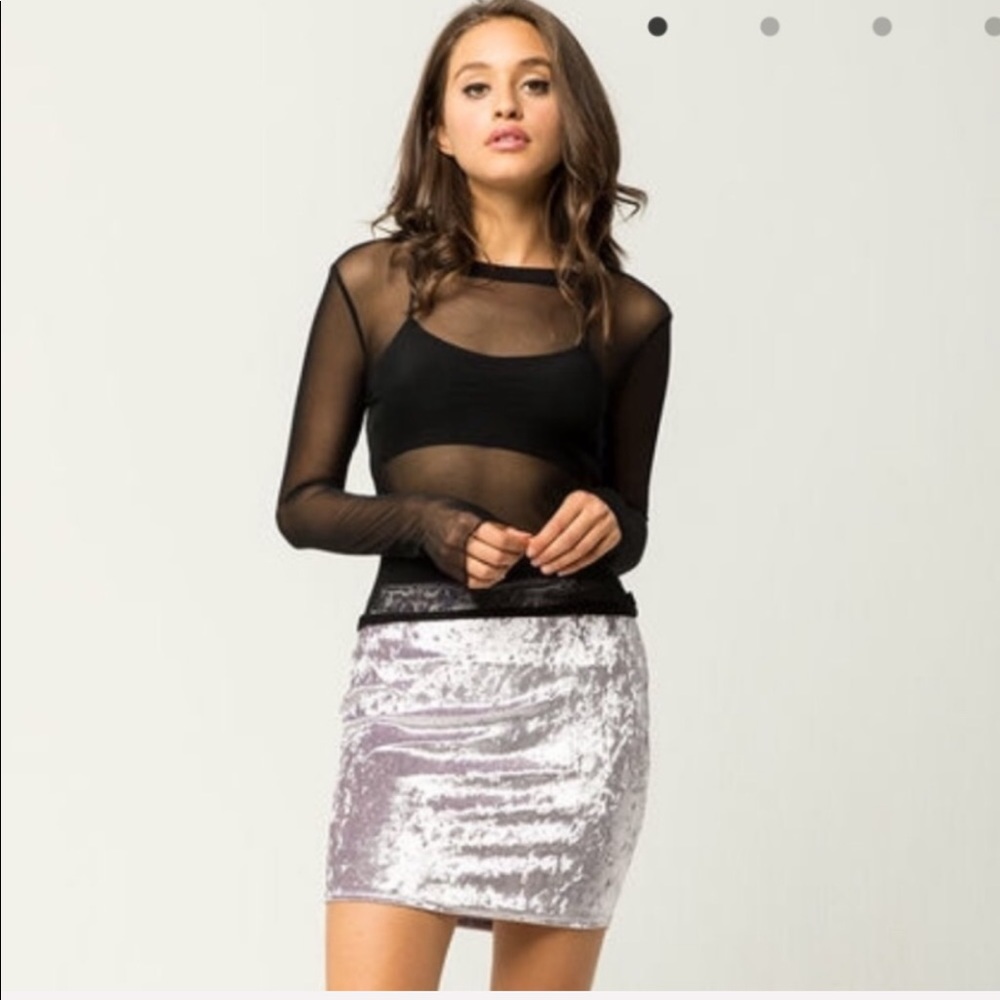 Volcom Volcrush skirt
Purple velvet 
Size s